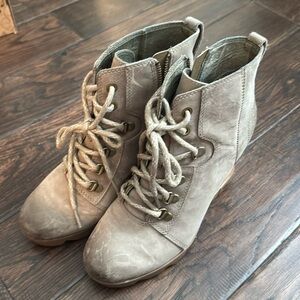 VGUC Sorel Joan Uptown Lace Wedges size 8.5 women’s